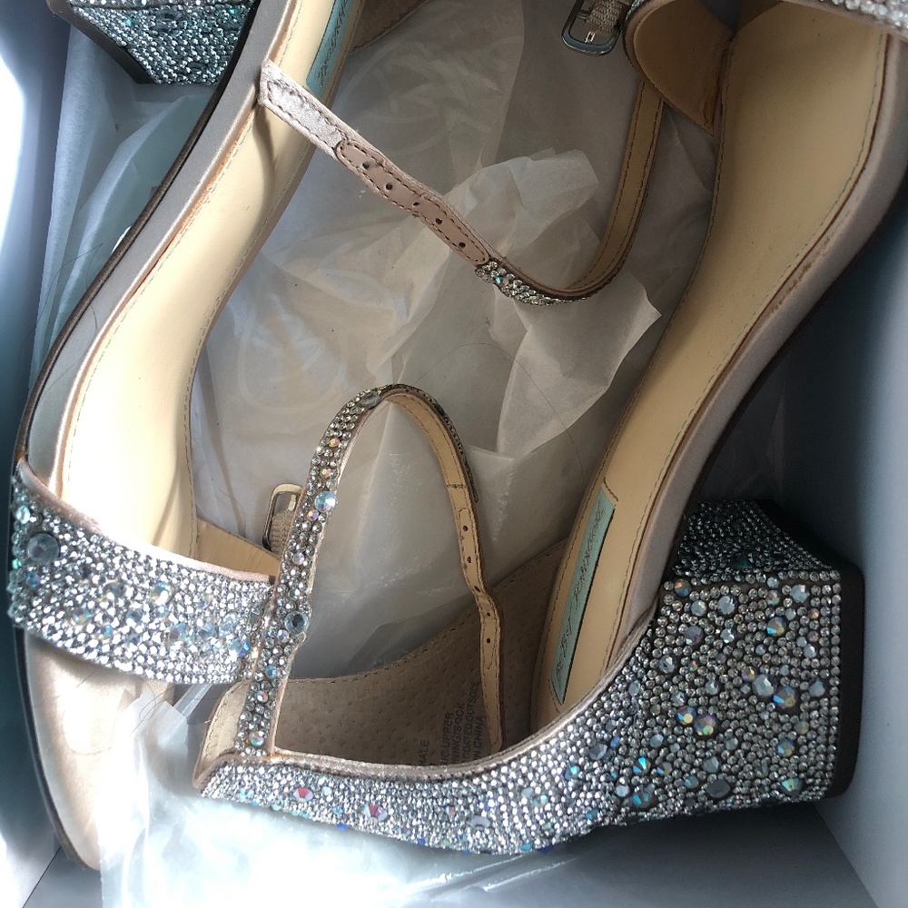 Women’s shoes